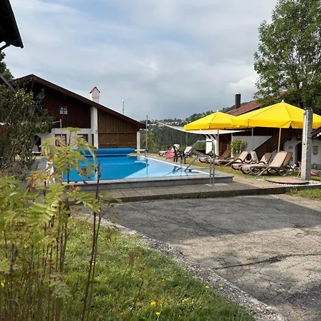 Wauzenberg Mit Pool Und Sauna *